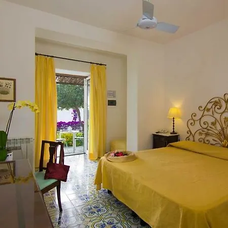 Semiramis De Charme & Pools Hotel