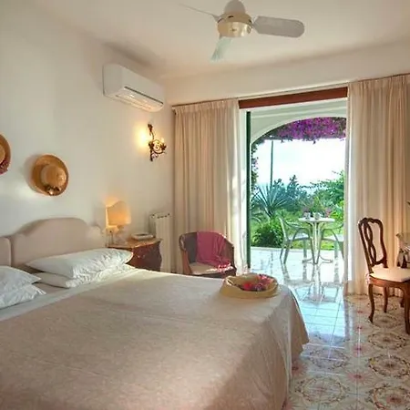 Hotel Semiramis De Charme & Pools 3*