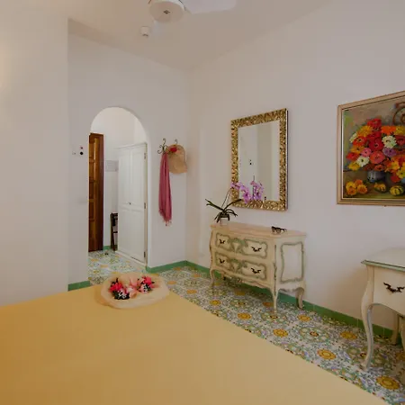 Semiramis De Charme & Pools 3*