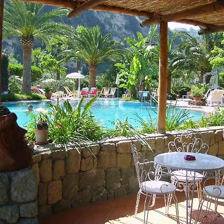 Отель Semiramis De Charme & Pools 3*