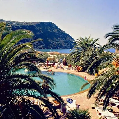 Отель Semiramis De Charme & Pools 3*