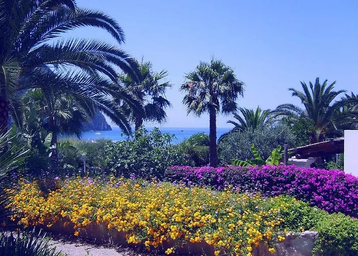Hotel Semiramis De Charme & Pools 3*