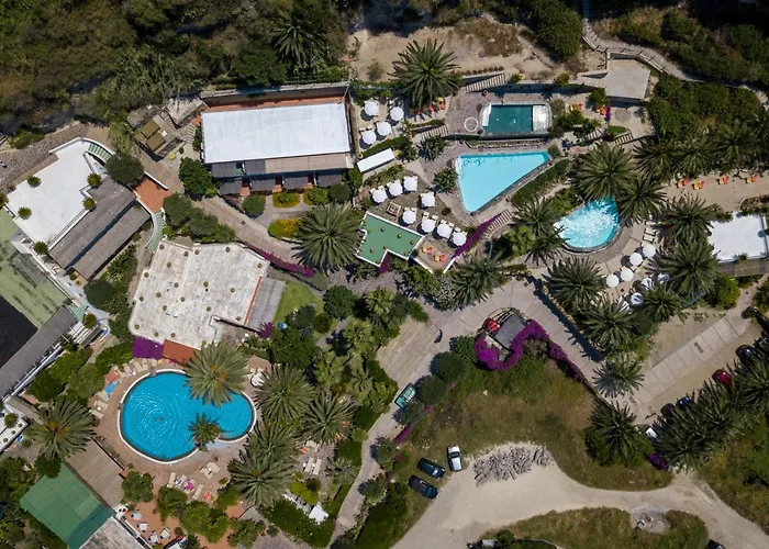 Hotel Semiramis De Charme & Pools 3*