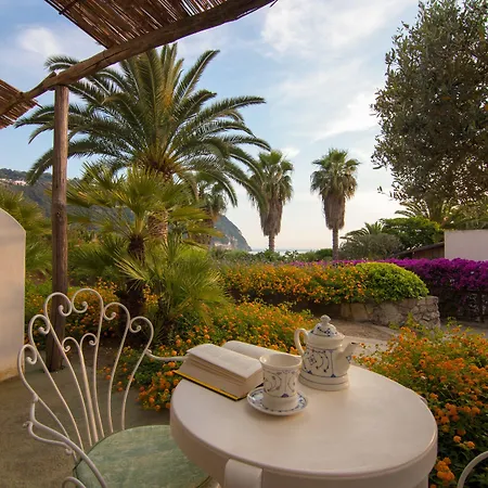 Semiramis De Charme & Pools Hotel