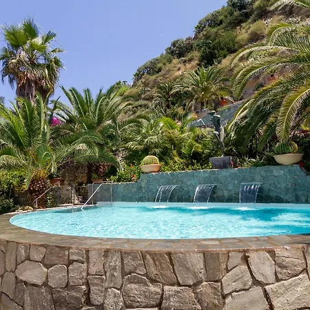 Hotell Semiramis De Charme & Pools 3*