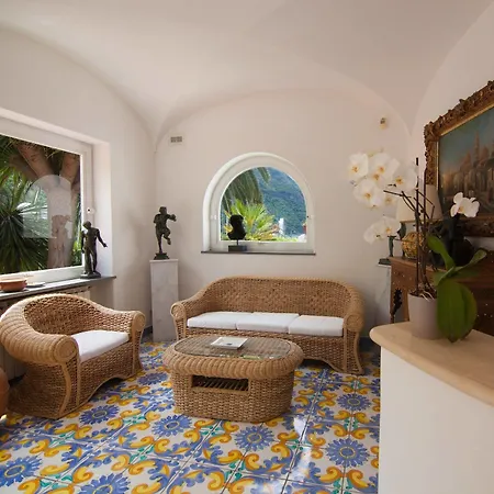 Semiramis De Charme & Pools Hotel 3*