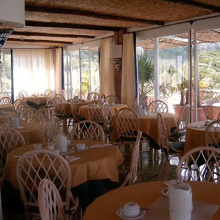 Semiramis De Charme&pools Hotel 3*