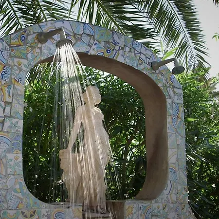 Semiramis De Charme & Pools 3*