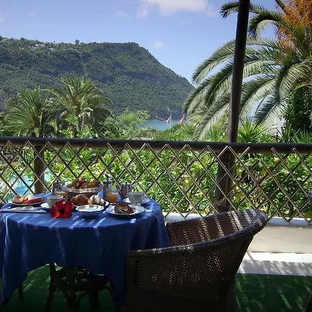Semiramis De Charme & Pools Hotel 3*