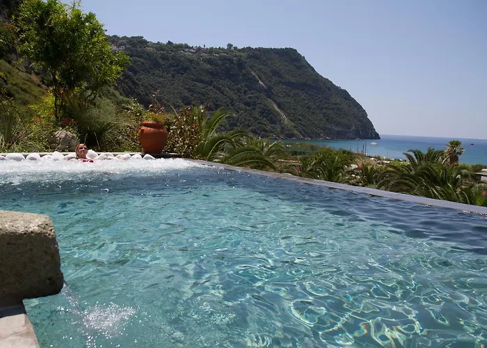 Semiramis De Charme & Pools 3*